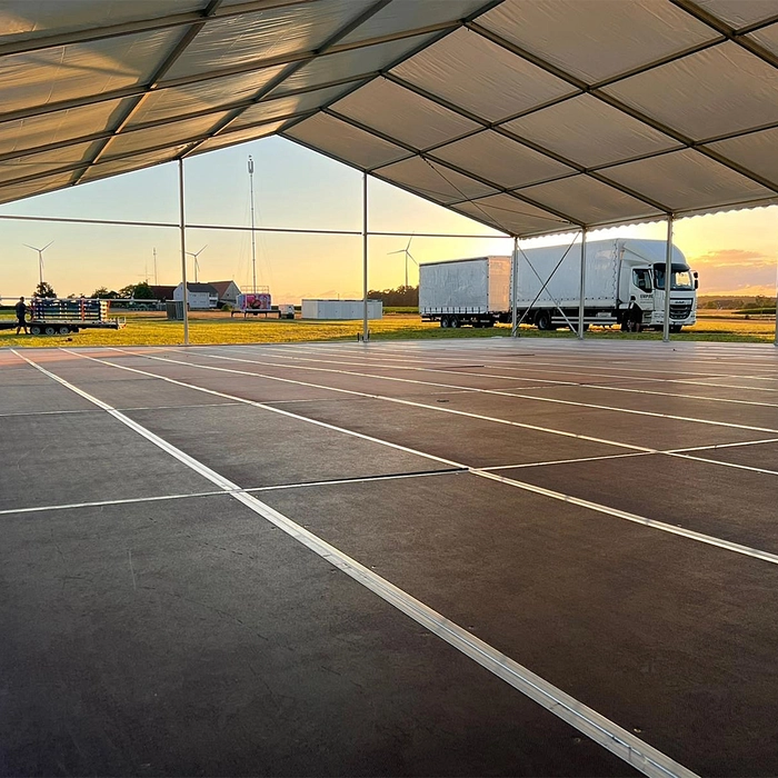 Party tent with floor